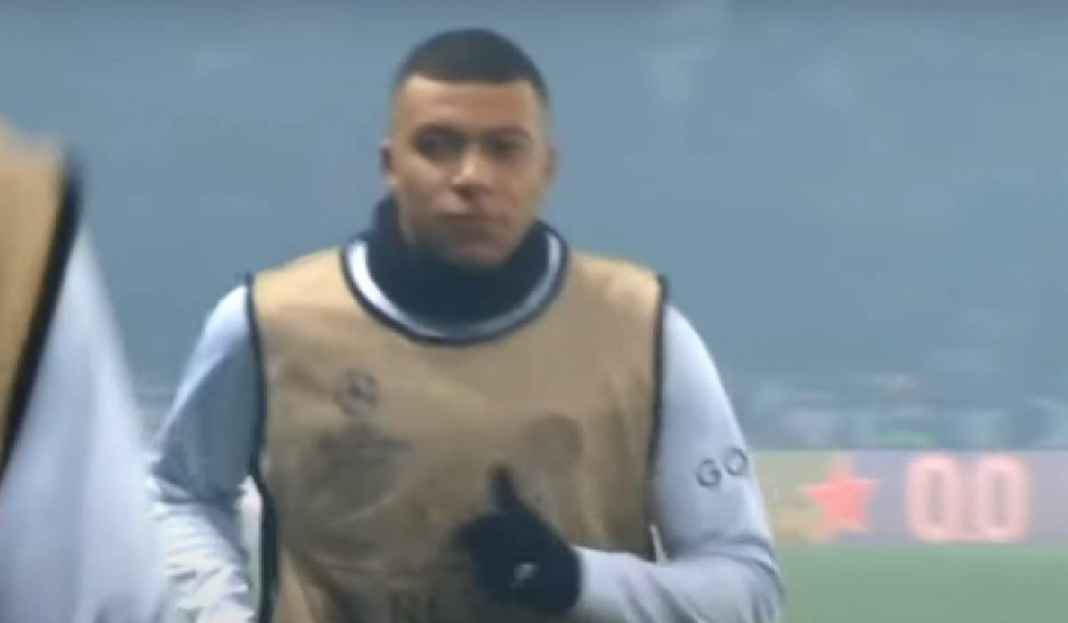 Kylian Mbappe Sedang Pemanasan Jelang Kontra Bayern Munchen di Leg Pertama Liga Champions PSG Gagal Lagi di Liga Champions, Bagaimana Nasib Kylian Mbappe?