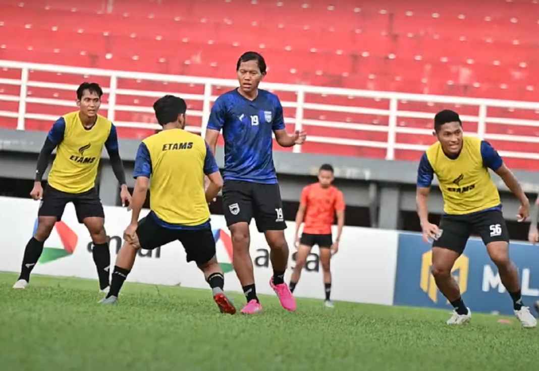 Latihan Borneo FC Sebelum Menjamu Persija Latihan Borneo FC Sebelum Menjamu Persija