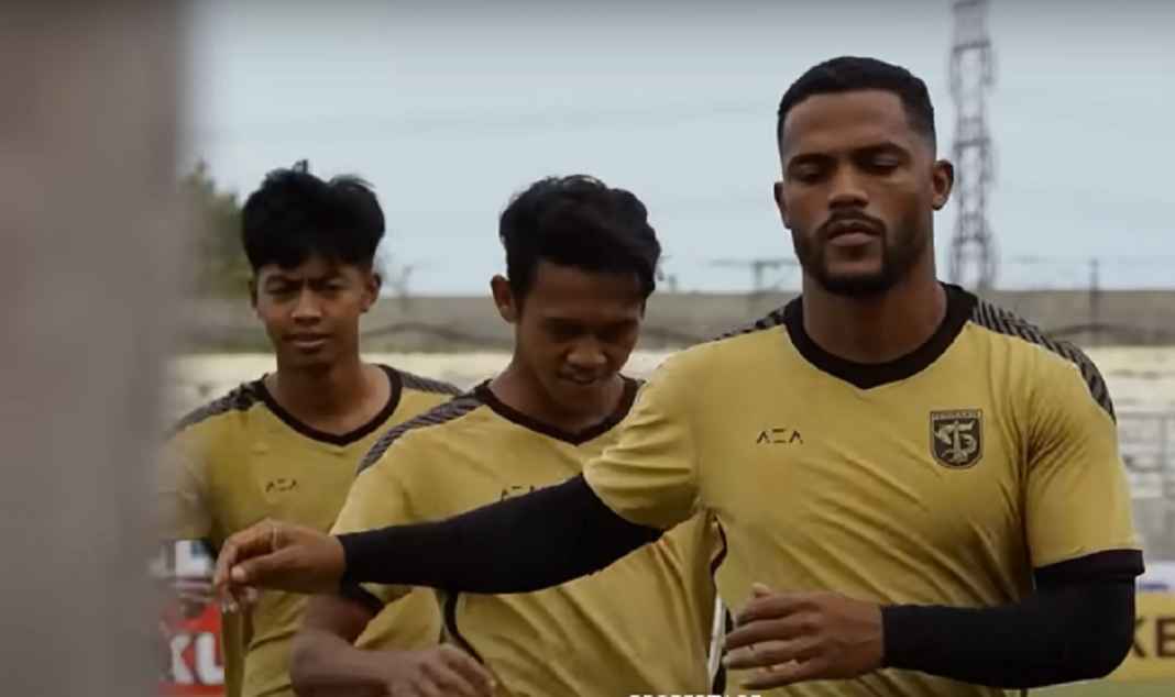 Latihan Persebaya Jelang Tandang ke PSIS Latihan Persebaya Jelang Tandang ke PSIS