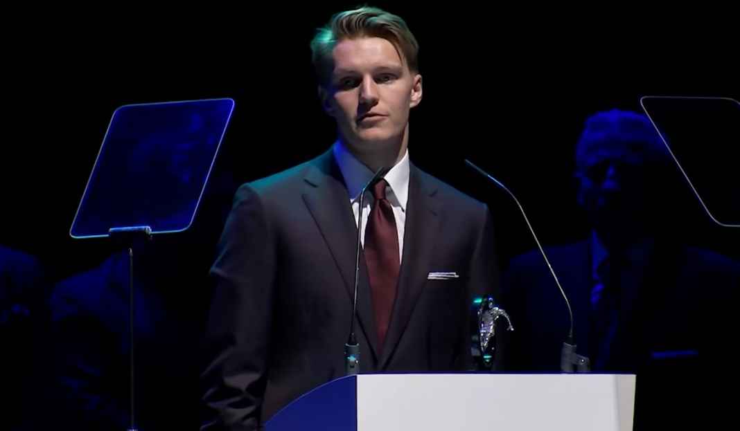 Martin Odegaard dikaitkan dengan Manchester United Arsenal Diperingatkan, Odegaard dan Saka Bisa Dibajak Manchester United, Kok Bisa?