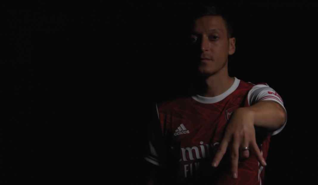 Mesut Ozil telah memutuskan pensiun Mesut Ozil Menangis Saat Pertama Kali Gabung Arsenal Usai Dilepas Real Madrid