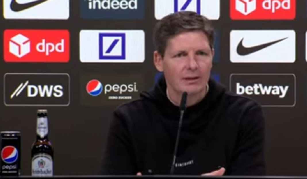 Oliver Glasner Sedang Konferensi Pers di Pertandingan Eintracht Frankfurt Antonio Conte Terdepak, Tottenham Hotspur Bidik Pelatih Asal Austria
