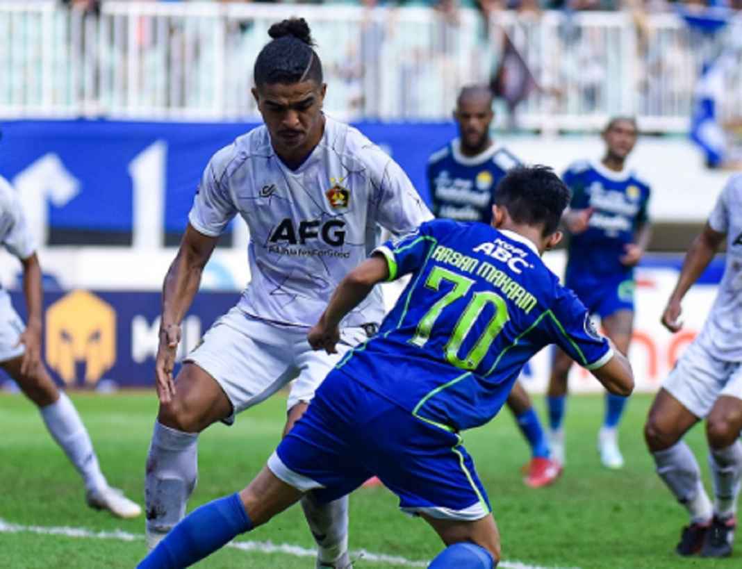Persik Kalahkan Persib Persik Kalahkan Persib