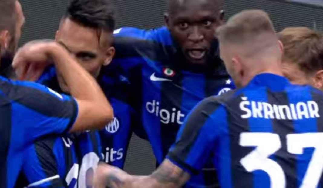 Romelu Lukaku dan Pemain Inter Milan Usai Cetak Gol ke Gawang Spezia Soal Romelu Lukaku, Simone Inzaghi: OTW Gacor Lagi Nih