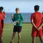Shin Tae-yong dalam Sebuah Sesi Latihan Timnas Indonesia