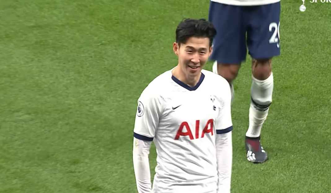Son Heung-Min bicara soal pemecatan Antonio Conte Son Heung-Min Minta Maaf Pada Kepergian Antonio Conte, Harusnya Bisa Berbuat Lebih