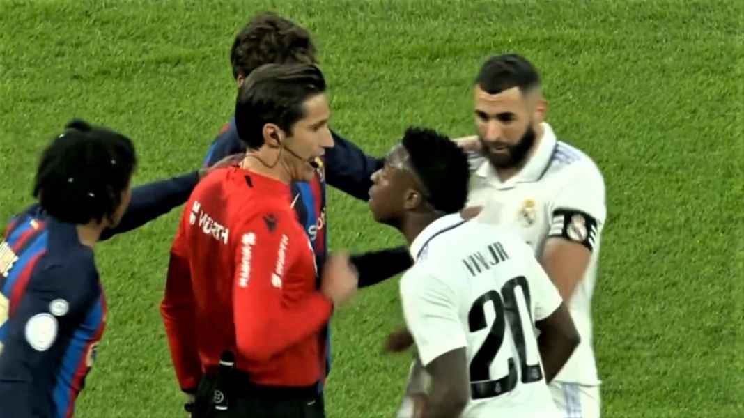 Vinicius Junior cari penyakit, El Clasico Real Madrid Dominan Tapi Tertinggal Satu Gol Jelang Leg Kedua Copa del Rey