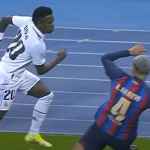 Vinicius Saat Berduel dengan Araujo