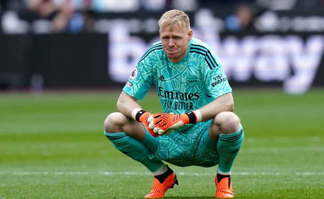 Aaron Ramsdale kiper Arsenal usai melakukan blunder melawan Southampton Aaron Ramsdale kiper Arsenal usai melakukan blunder melawan Southampton