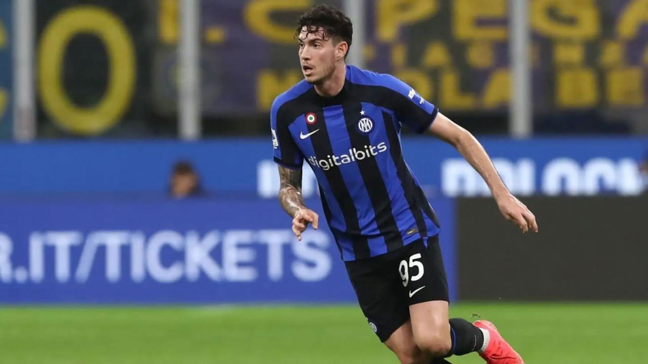 Alessandro BastoniSaat Memperkuat Inter Milan