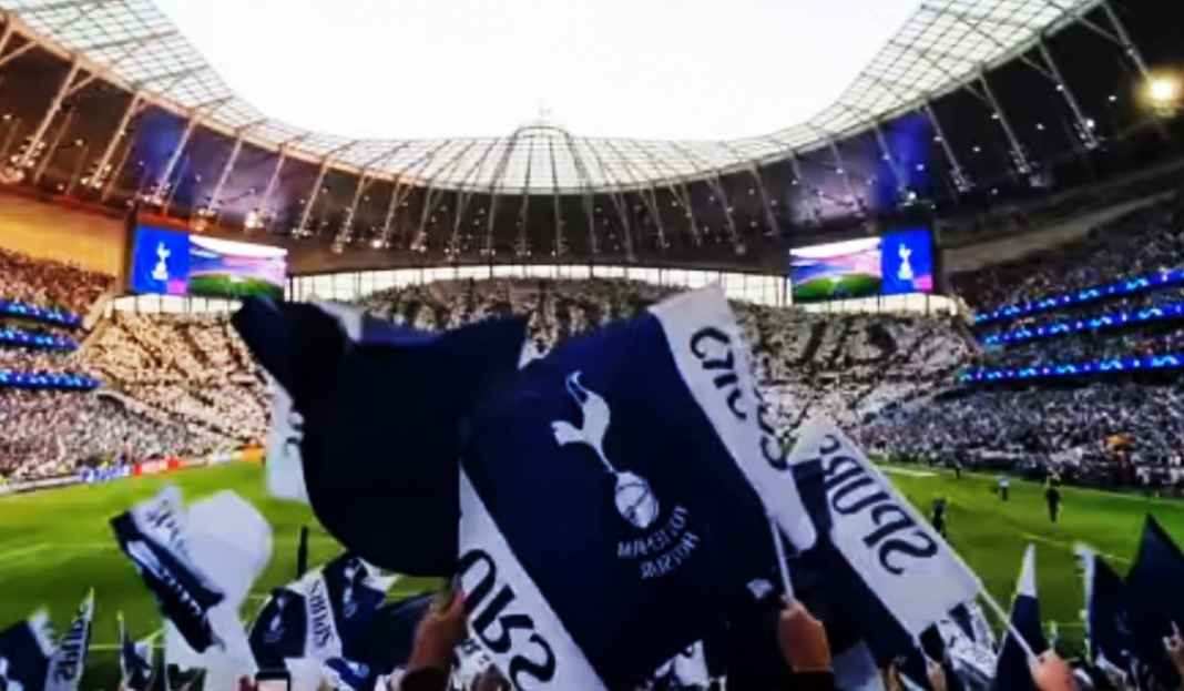 Bendar Logo Klub Tottenham Hotspur di Stadion Pelatih Asal Belanda Segera Merapat ke Tottenham Hotspur, Siapa Sih?