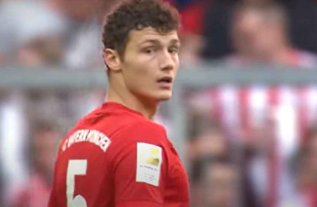 Benjamin Pavard Diperebutkan Barcelona dan Milan Benjamin Pavard Diperebutkan Barcelona dan Milan