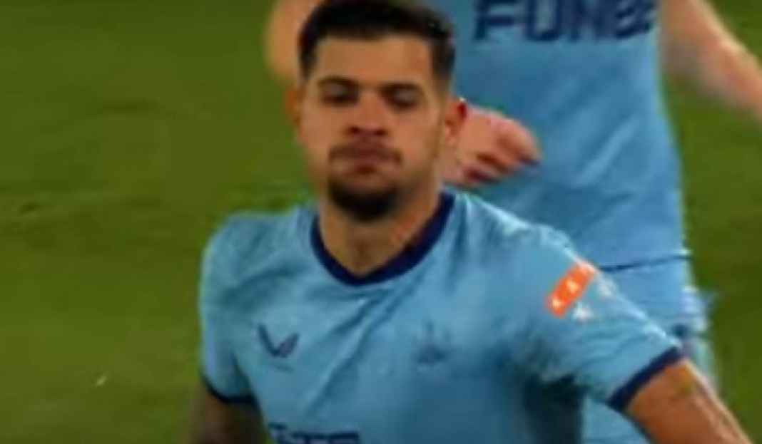 Bruno Guimaraes Selebrasi Usai Cetak Gol untuk Newcastle United Bruno Guimaraes Dorong Newcastle United Fokus Hadapi Aston Villa Ketimbang Empat Besar