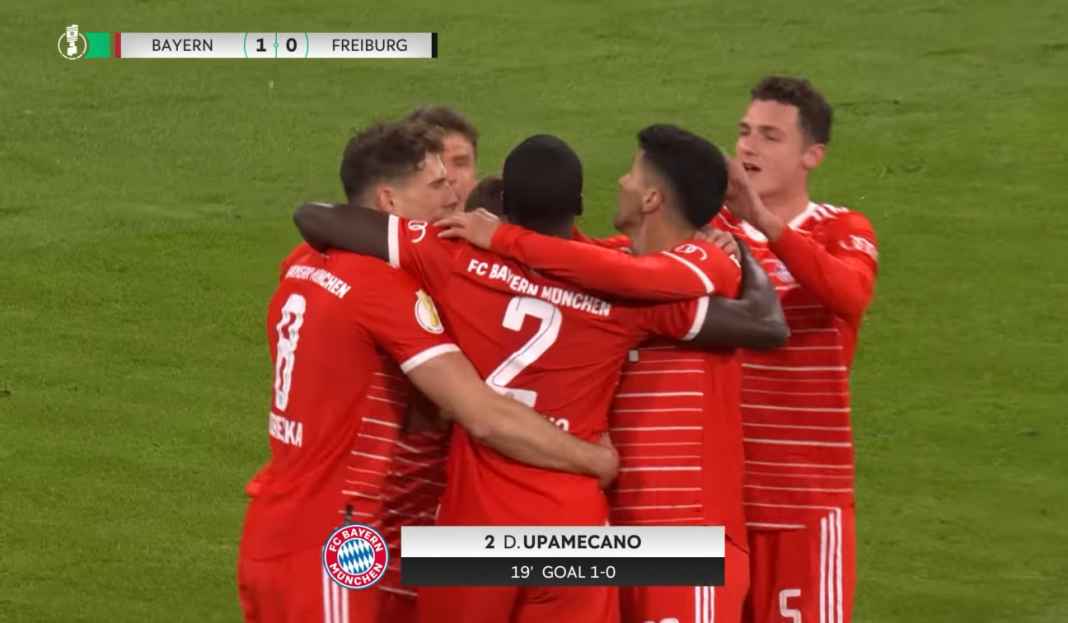 Dayot Upamecano rayakan gol bersama pemain Bayern Prediksi Freiburg vs Bayern Munchen, Die Roten Cari Balas Dendam Kekalahan di Piala Jerman