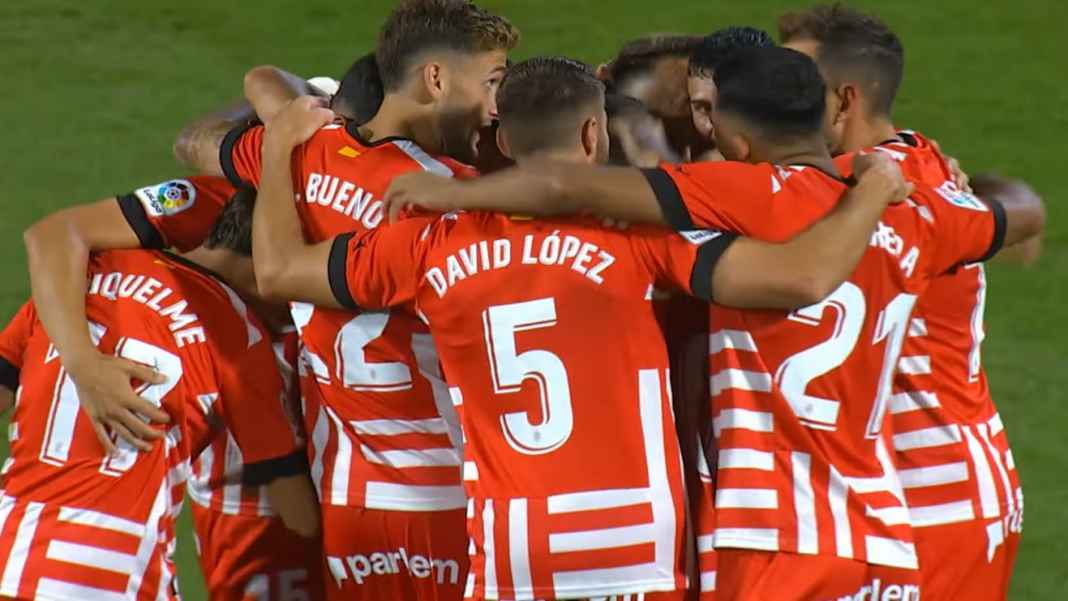 Pemain Girona rayakan gol Real Madrid Kalah Lagi!! Dijebol Empat Kali oleh Tim Promosi yang Setengah Skuadnya Pemain Pinjaman