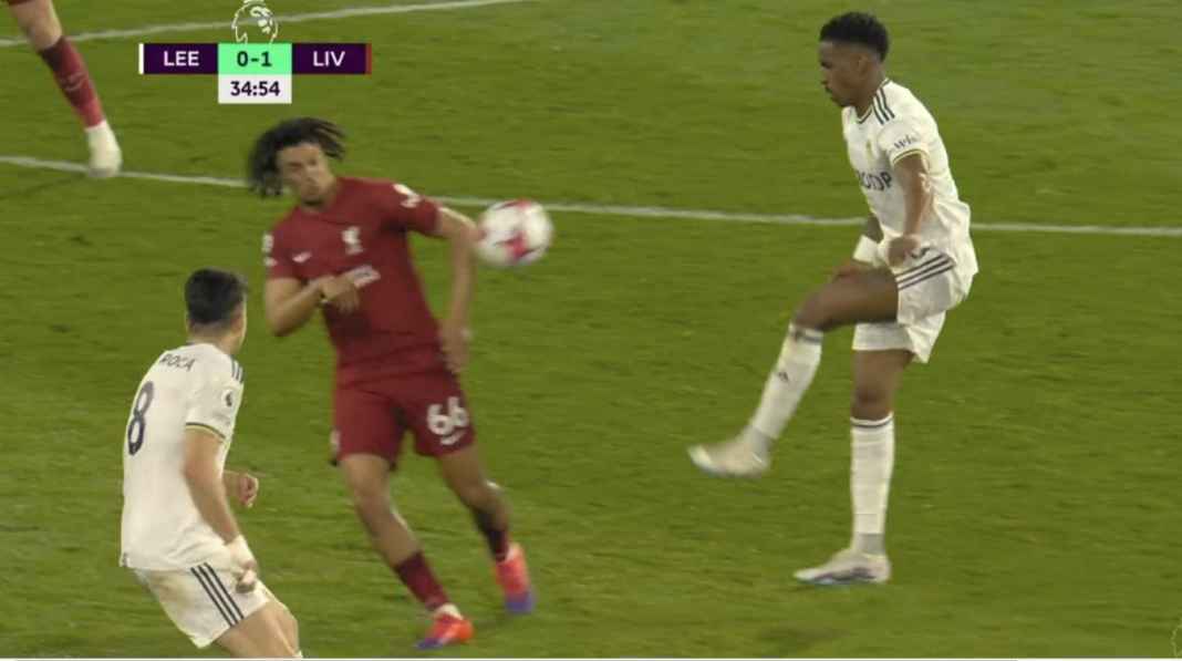 Handball Trent Kemenangan Liverpool di Leeds Dihantui Handball Alexander-Arnold Menit 34 Ini