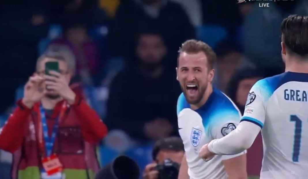 Harry Kane diyakini bahagia di Tottenham Paul Scholes Beri Peringatan Pada Manchester United Soal Transfer Harry Kane
