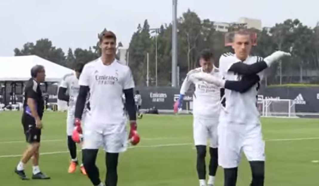 Kiper Real Madrid Sedang Ikuti sesi Latihan Real Madrid Bakal Kehilangan Satu Kipernya, Ini Sebabnya