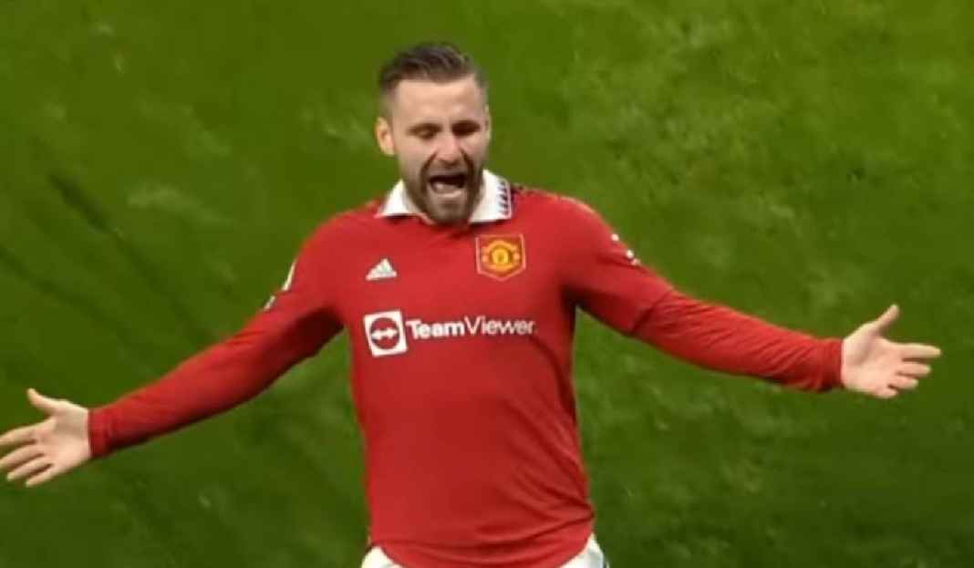 Luke Shaw Usai Cetak Gol untuk Manchester United Manchester United Resmi Perpanjang Kontrak Luke Shaw!