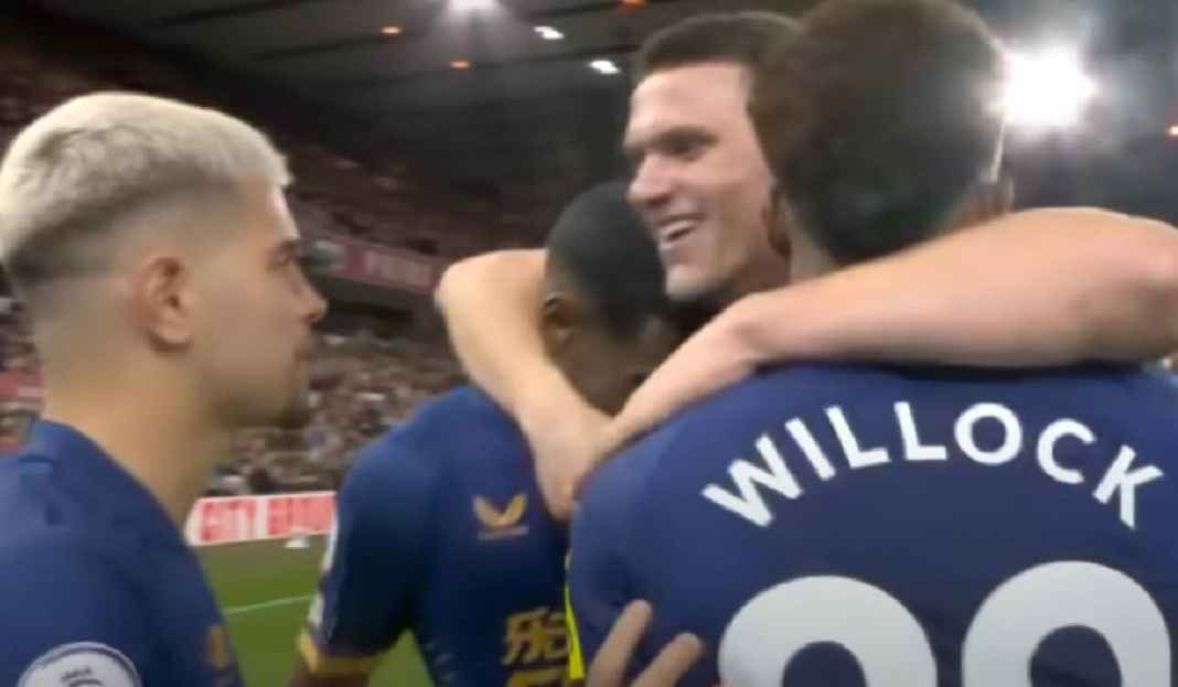 Selebrasi Pemain Newcastle United Usai Alexander Isak Jebol Gawang Nottingham Forest Awas, Newcastle Unted Berada Jalur Tepat untuk Empat Besar