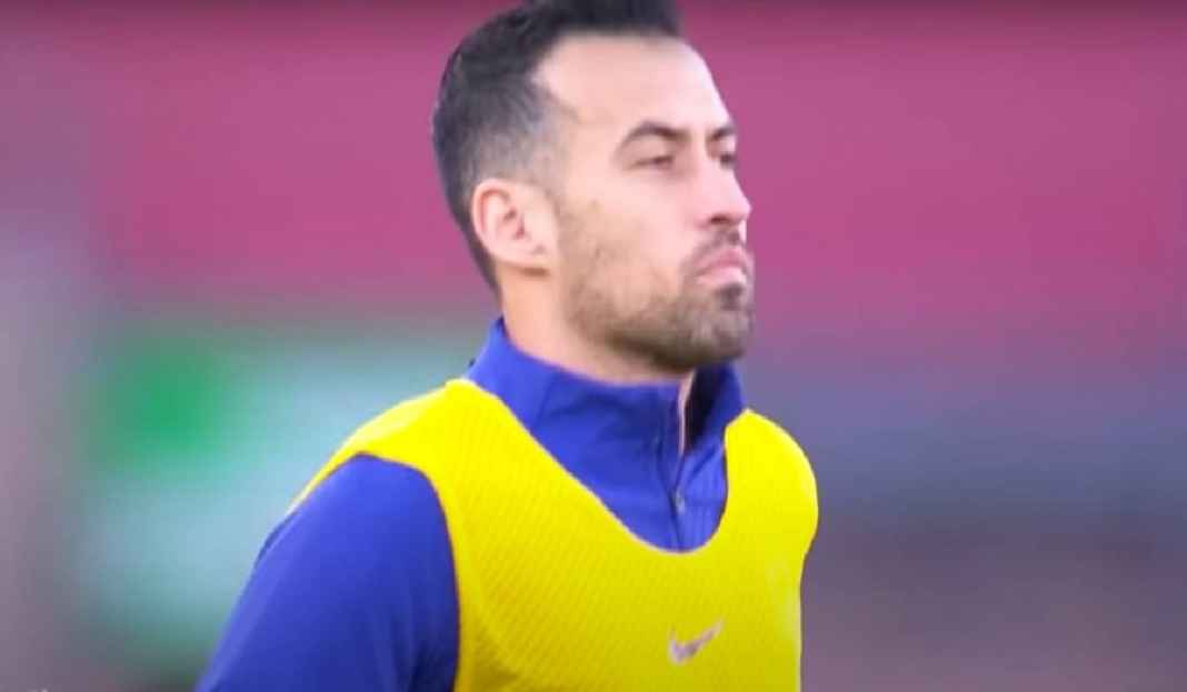 Sergio Busquets Sedang Pemanasan di Laga Barcelona Sergio Busquets Mau Cabut, Xavi Hernandez Pasrah!