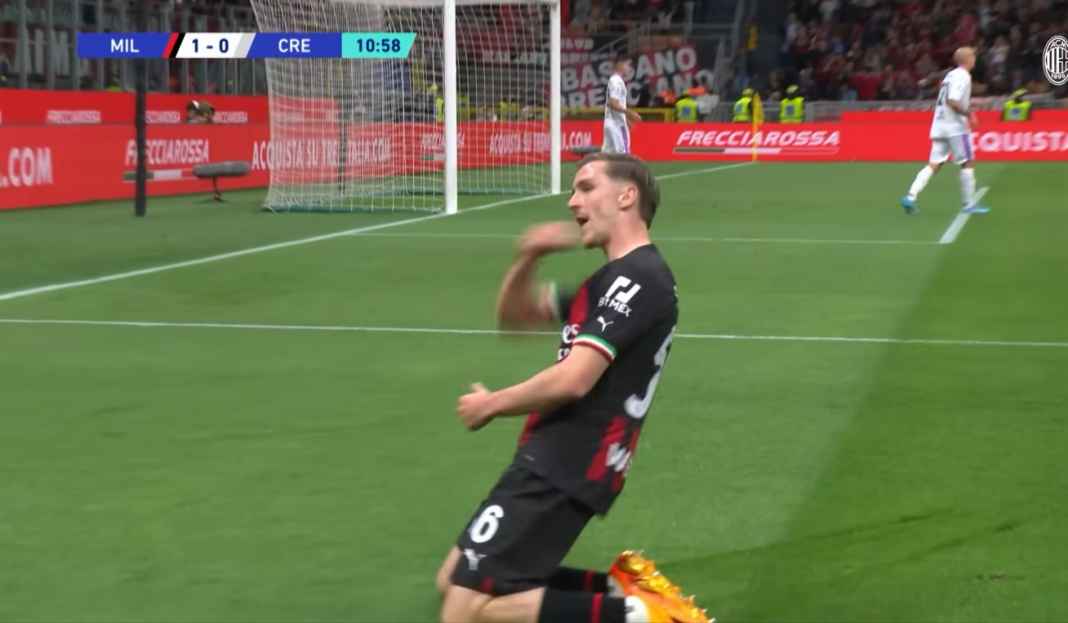 Alexis Saelemaekers rayakan gol yang ternyata offside Prediksi AC Milan vs Lazio, Pertarungan Sengit Demi Tiket Lolos ke Liga Champions
