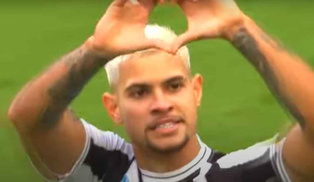 Bruno Guimaraes Usai mencetak Gol untuk Newcastle United Bruno Guimaraes Usai mencetak Gol untuk Newcastle United
