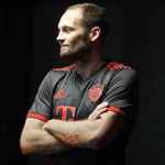 Daley Blind Pilih Gabung Klub Antwerp atau Ajax