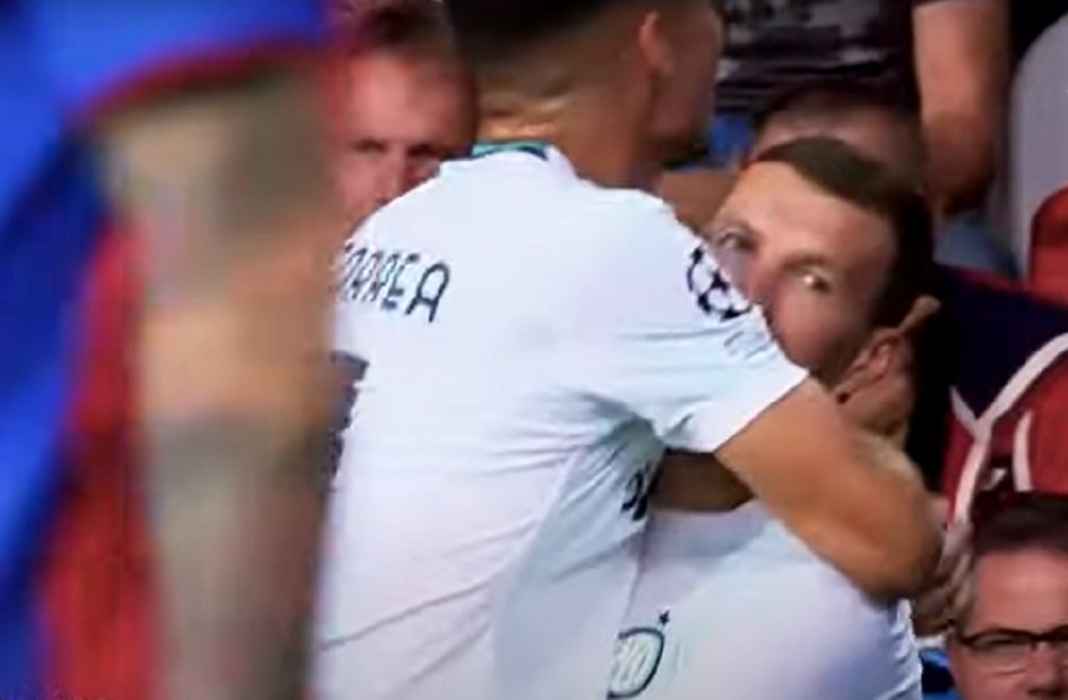 Edin Dzeko di sebuah laga yang dimainkan Inter Milan Edin Dzeko di sebuah laga yang dimainkan Inter Milan