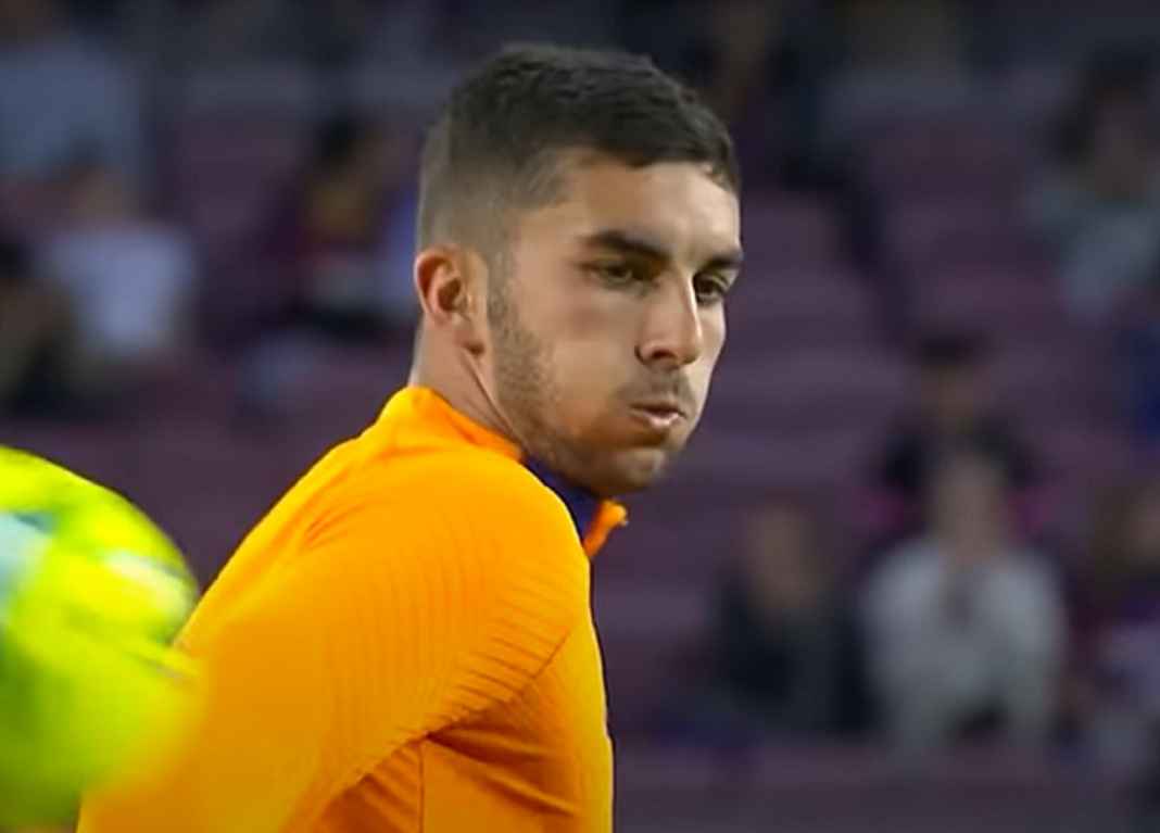 Ferran Torres dalam sebuah sesi pemanasan di Barcelona Ferran Torres dalam sebuah sesi pemanasan di Barcelona