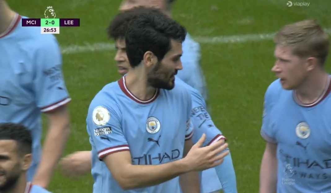 Ilkay Gundogan rayakan gol untuk Manchester City Manchester City Pagari Ilkay Gundogan dari Godaan Arsenal, Sodorkan Kontrak Baru