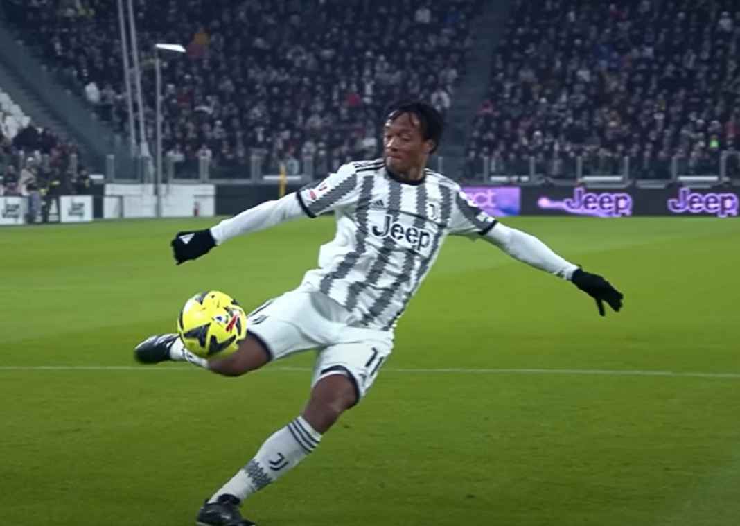 Juan Cuadrado dapat kontrak baru tapi gajinya dipangkas Juventus Juan Cuadrado dapat kontrak baru tapi gajinya dipangkas Juventus