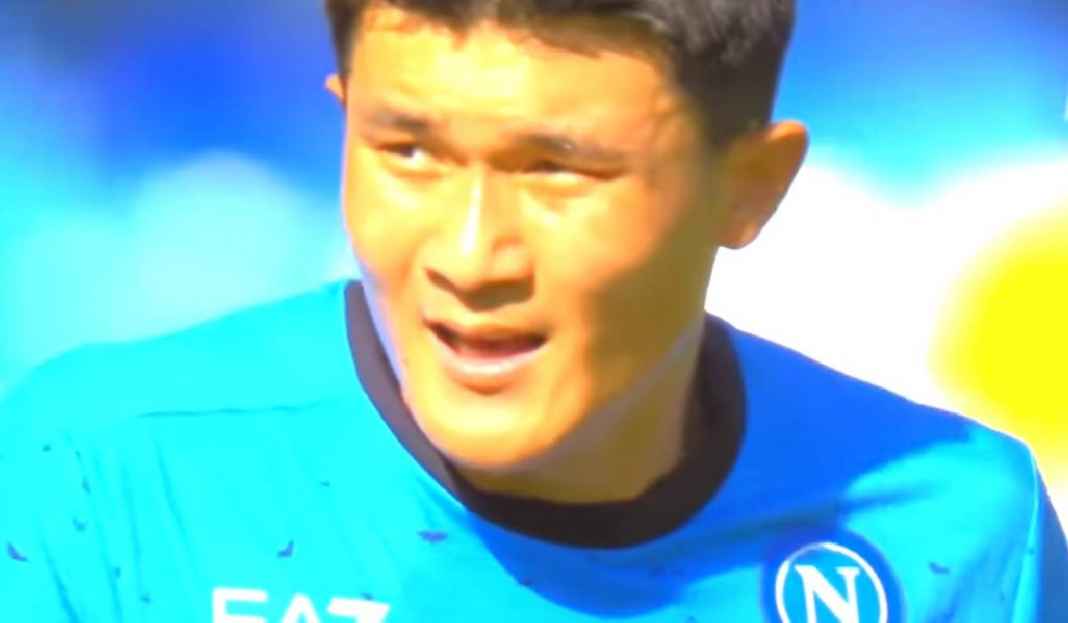 Kim Min-jae Saat Membela Pertandingan Napoli Napoli Ajukan Syarat Jika Manchester United Mau Angkut Kim Min-jae