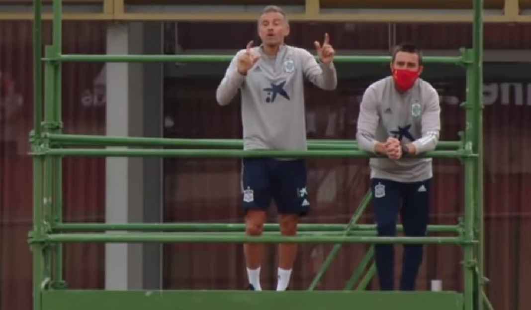 Demi Napoli, Luis Enrique Tolak Latih Klub Ini