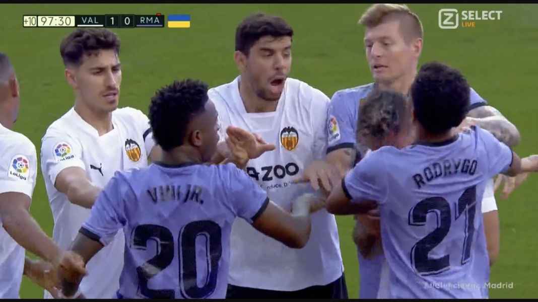 Momen Vinicius Menampar Hugo Duro Kronologi Kegilaan 10 Menit Vinicius Saat Real Madrid Kalah, Berujung Kartu Merah