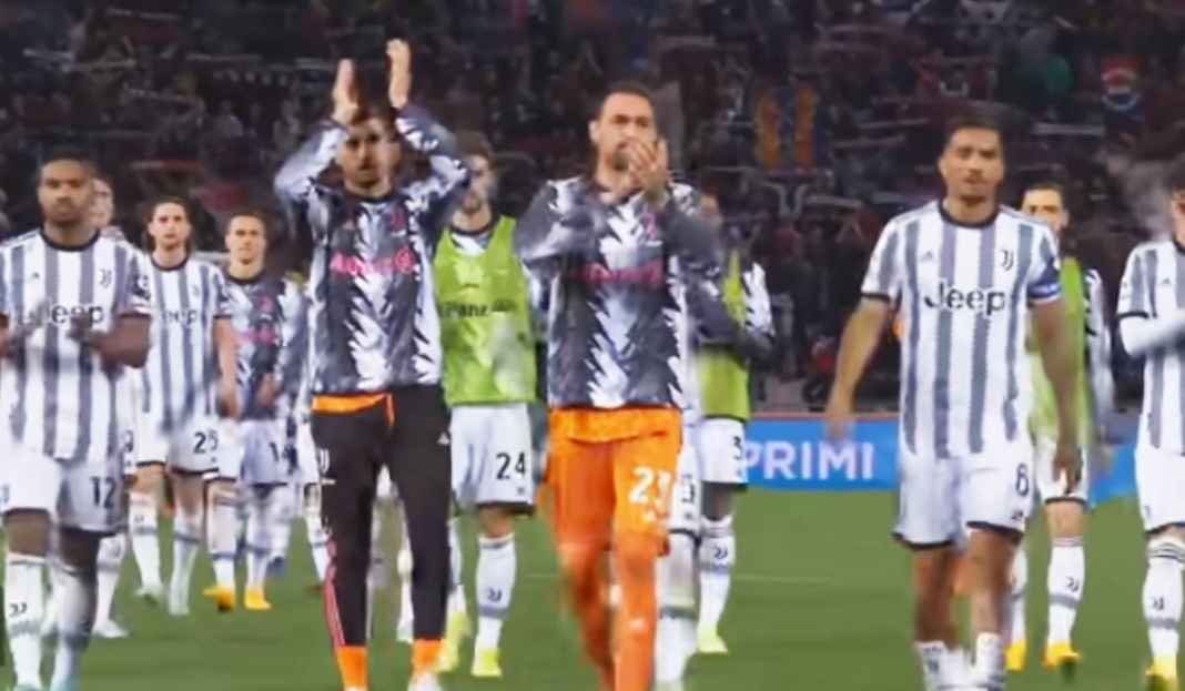 Para Pemain Juventus Berikan Tepung Tangan ke Fans Usai Laga Lawan Bologna Kembali ke Empat Besar Liga Italia, Eh Juventus Jadi Sulit Menang