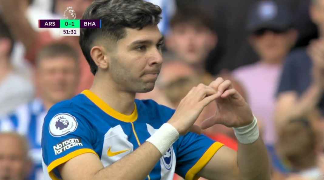 Perayaan gol Enciso lawan Arsenal Giliran Arsenal Harus Menang Malah Kalah, Tapi Kemenangan Brighton Bikin Liverpool Berdebar