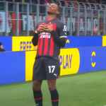 Rafael Leao Usai Mencetak Gol untuk Milan di Sebuah Laga