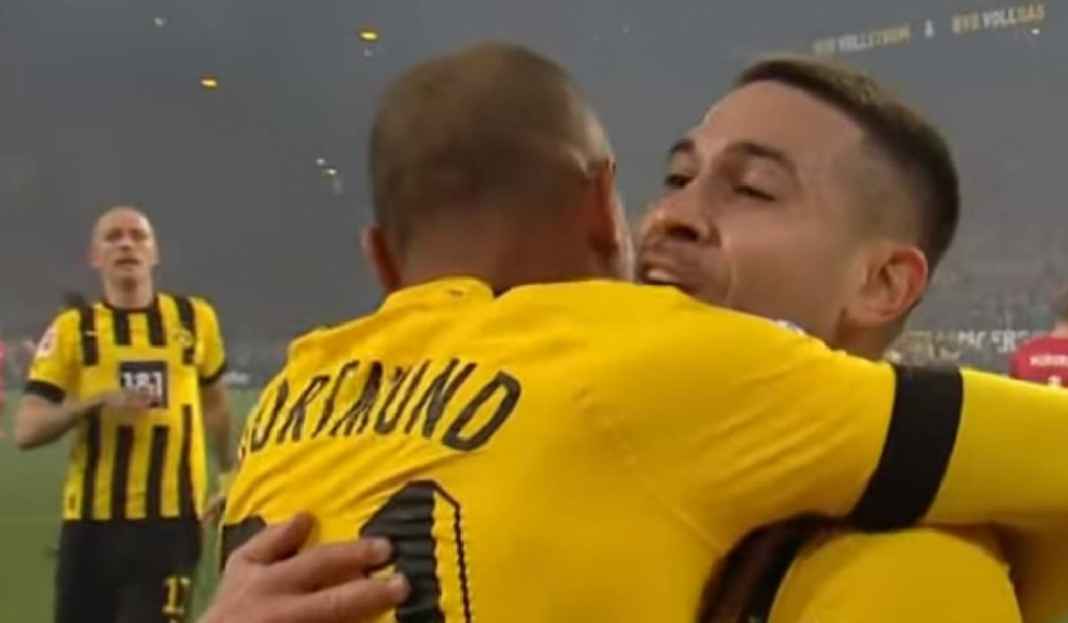 Borussia Dortmund Kehilangan Raphael Guerreiro