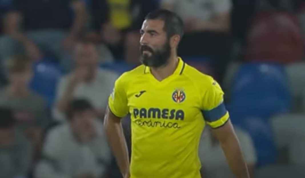 Raul Albiol Memperkuat Laga Villarreal Ogah Cari yang Baru, Villarreal Pilih Pertahankan Bek Tua!