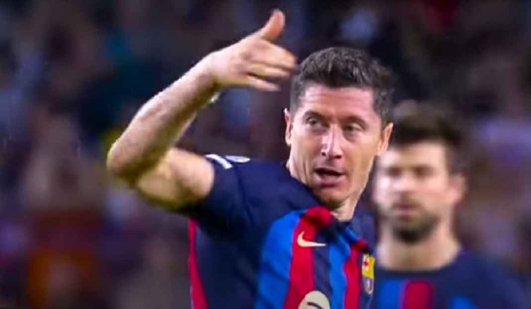 Robert Lewandowski Saat Memperkuat Laga Barcelona Robert Lewandowski Bicara Tahun Pertamanya di Barcelona
