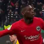 . Eintracht Frankfurt Beri Sinyal Bakal Lepas Randal Kolo Muani