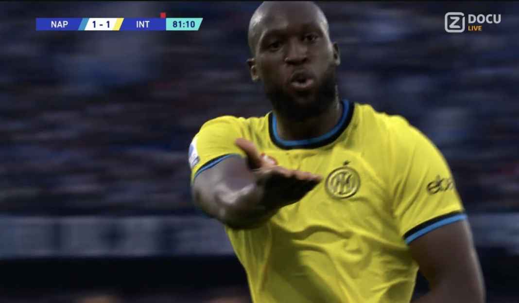 Selebrasi Romelu Lukaku usai jebol gawang Napoli Prediksi Fiorentina vs Inter Milan, Dua Klub Serie A Finalis Eropa Berebut Trofi Coppa Italia