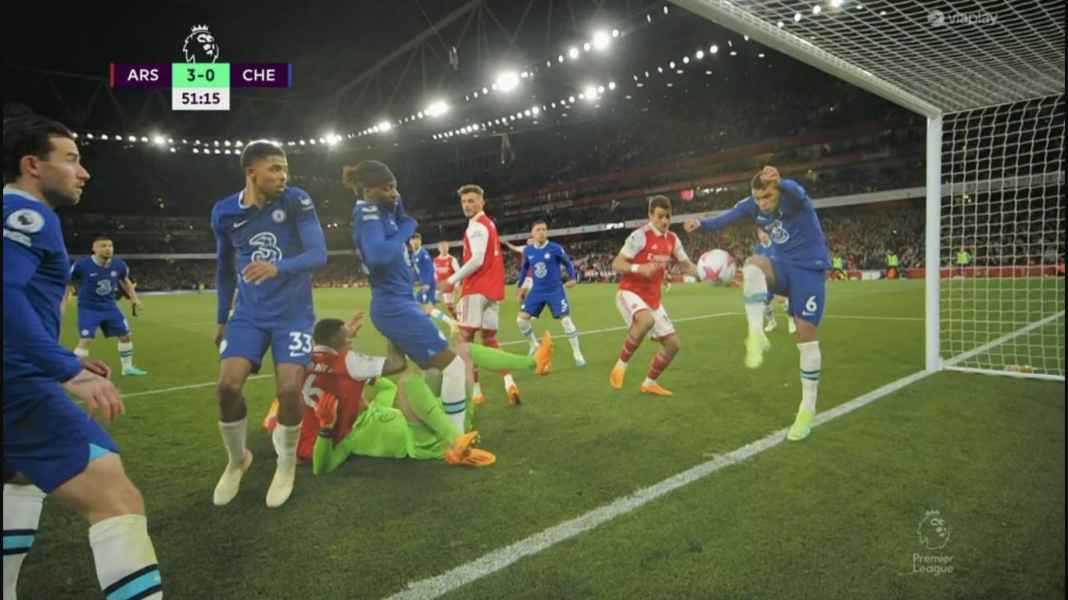 Thiago Silva mencegah Chelsea kebobolan gol keempat lawan Arsenal Resmi Sudah! Chelsea Sudah Kalah Enam Kali di Bawah Frank Lampard