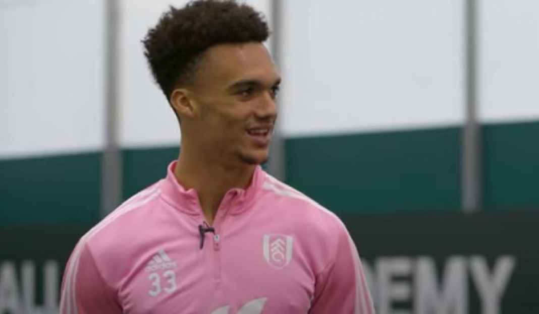 Antonee Robinson Wawancara dengan Program Fulham TV Butuh Bek Kiri, Newcastle United Mau Angkut Pemain Fulham