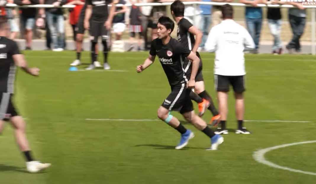 Daichi Kamada dijadwalkan tes medis di Milan Update Transfer AC Milan 18/6 : Daichi Kamada, Fabio Silva, Yacine Adli, Mike Maignan