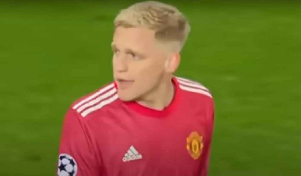 Suram di Manchester United, Donny van de Beek Masih Dilirik Klub Liga Champions!