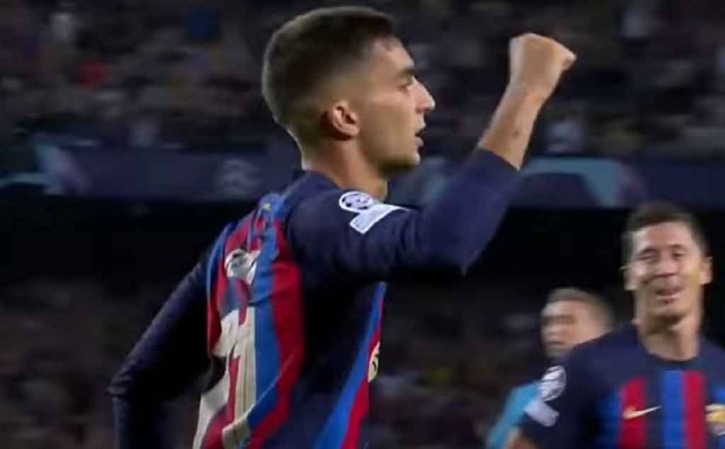 Ferran Torres usai mencetak gol untuk Barcelona