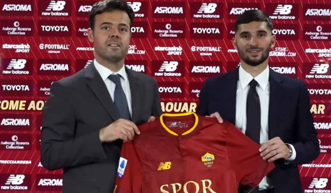 Houssem Aouar Resmi Diperkenalkan Sebagai Rekrutan Baru AS Roma Houssem Aouar Punya Alasan Khusus Mengapa Pilih Gabung ke AS Roma
