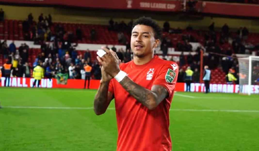 Jesse Lingard Bertepuk Tangan ke Fans Usai Tampil untuk Laga Nottingham Forest di Piala Liga Siap Tinggalkan Eropa, Jesse Lingard Tertarik Jajal Main di Liga Indonesia!